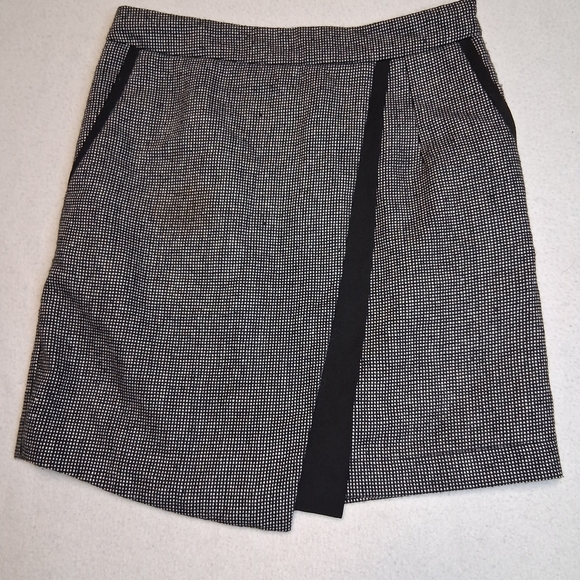 Suzy Shier Dresses & Skirts - Suzy Shier Elegant Black Skirt